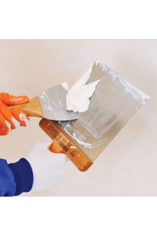 Ahşap Saplı Kısa Macun Küreği Yay Çeliği 18 cm